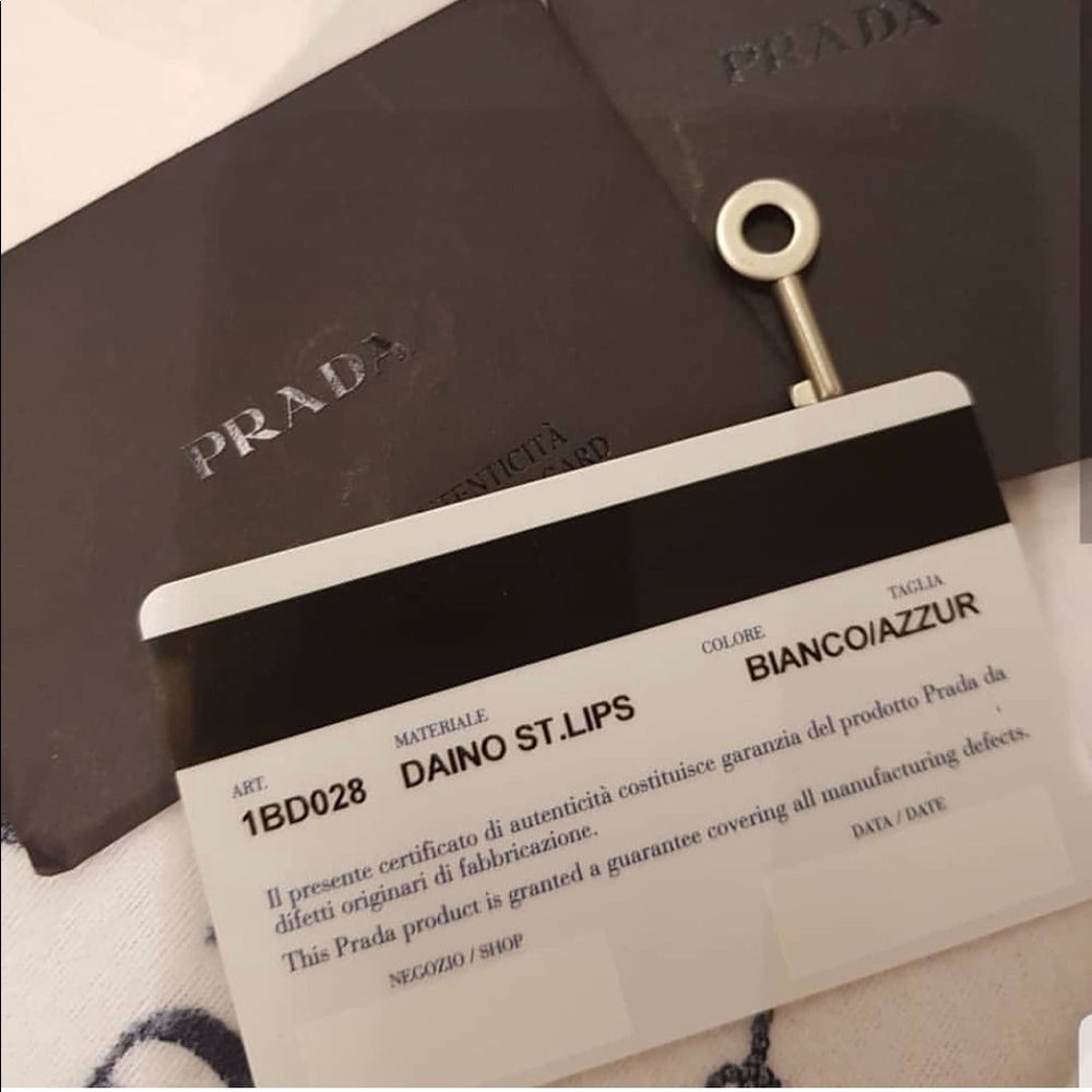 💯✅ Authentic Prada - Picture 8 of 8